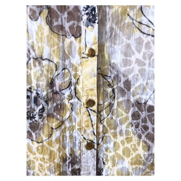 JM Collection ♥️ V-Neck Shirt 🪺 - Picture 4 of 7